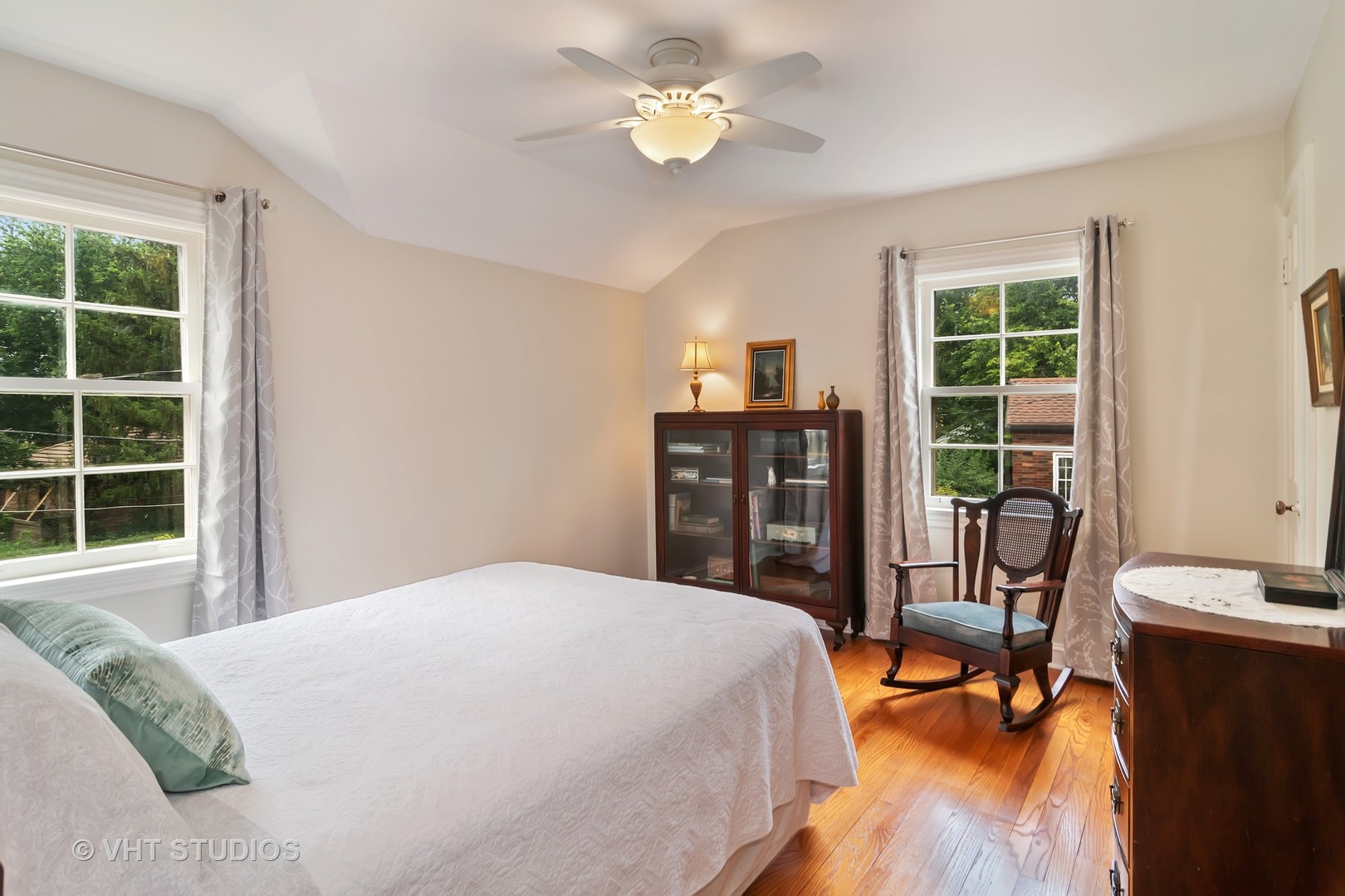 402 Audubon Road Riverside, IL 60546 - Photo 14 of 28