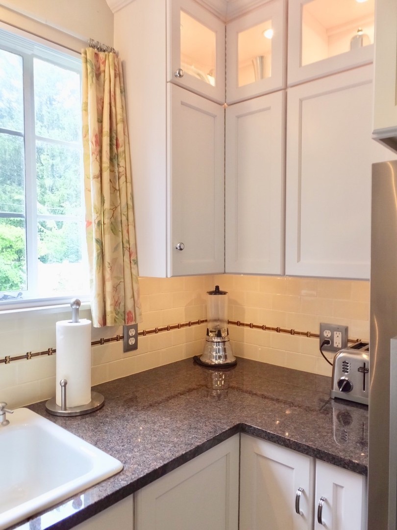 402 Audubon Road Riverside, IL 60546 - Photo 5 of 28