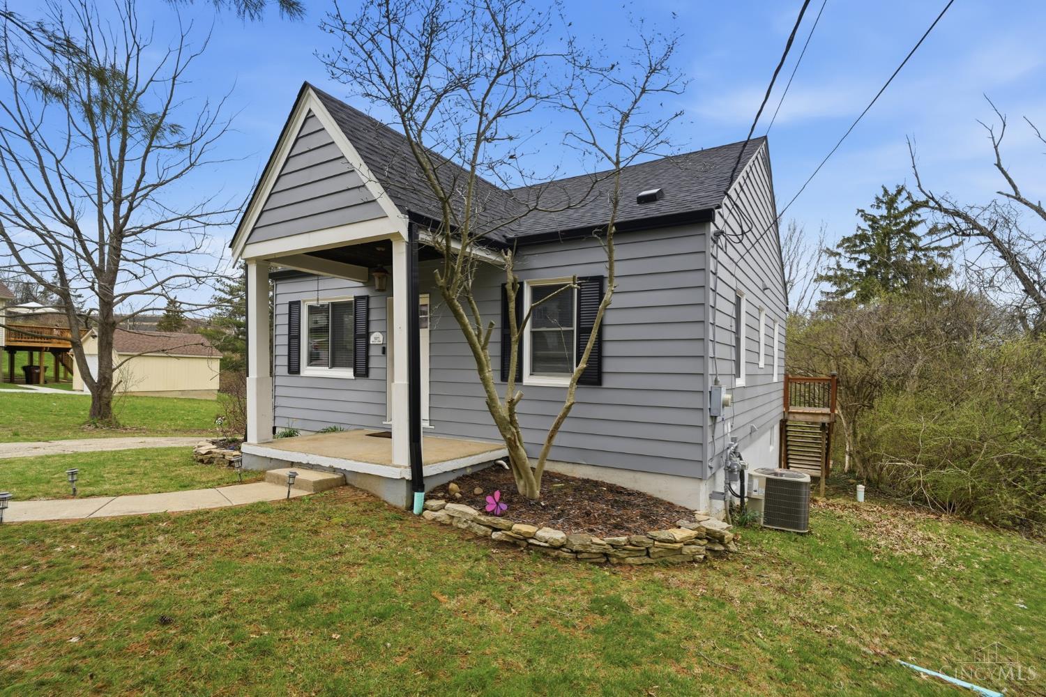 5073 Valley Ridge Road Cincinnati, OH 45247 - Photo 3 of 49 Gallery Image 3