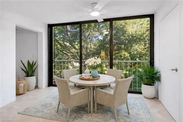 $1,800 | 1001 Foxfire Lane, Unit 204, Naples, FL 34104