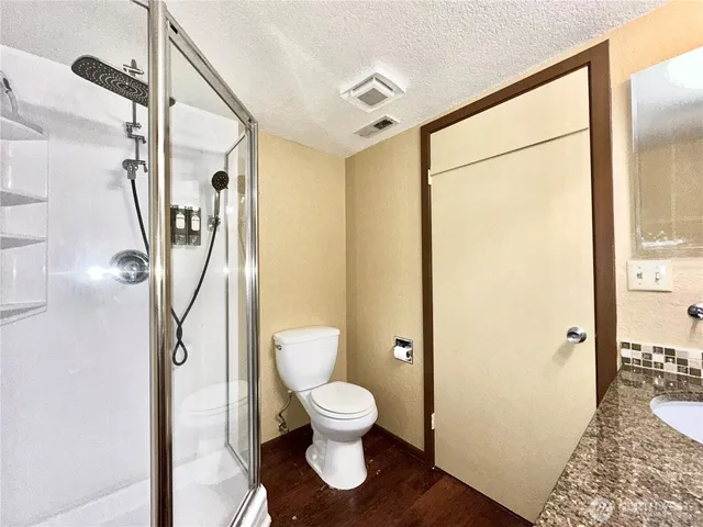 $2,600 | 11642 100th Avenue Northeast, Unit 305, Kirkland, WA 98034