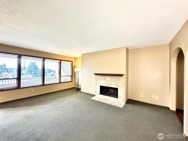 $2,600 | 11642 100th Avenue Northeast, Unit 305, Kirkland, WA 98034