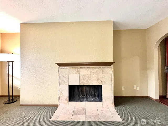 $2,600 | 11642 100th Avenue Northeast, Unit 305, Kirkland, WA 98034