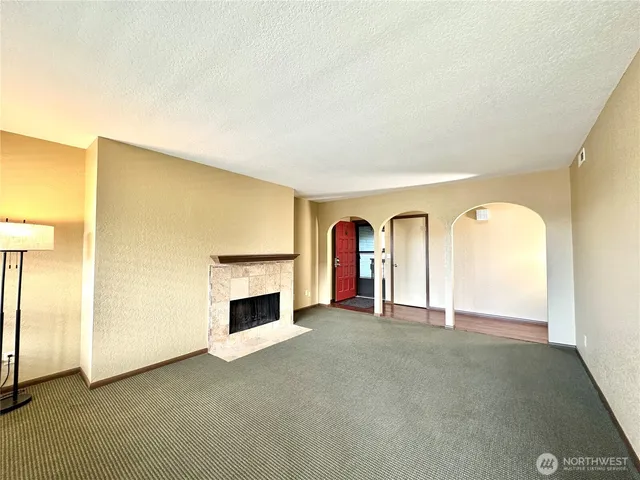 $2,600 | 11642 100th Avenue Northeast, Unit 305, Kirkland, WA 98034