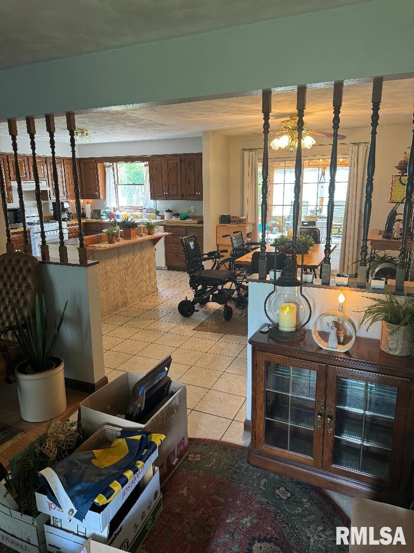 7726 North Radnor Road Peoria, IL 61614 - Photo 10 of 30 Gallery Image 10