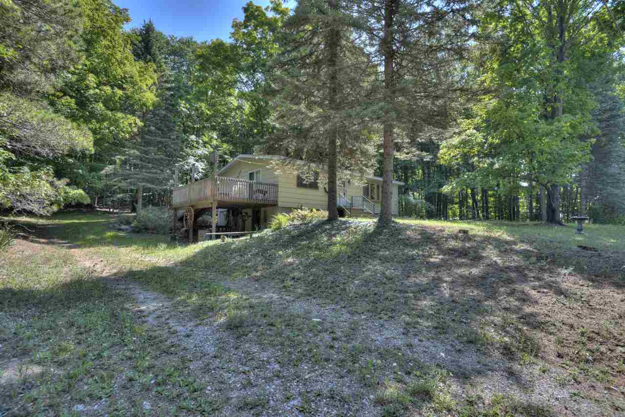 6081 South Lime Lake Road Cedar, MI 49621 - Photo 4 of 25 1852039-3.JPG
