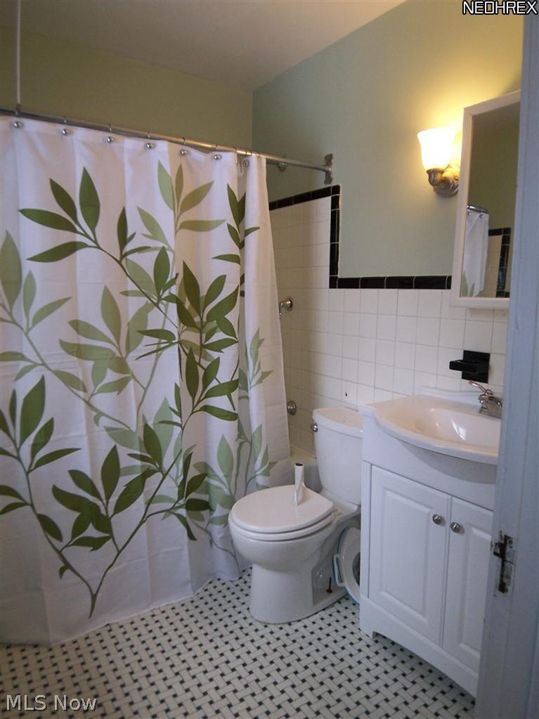 3356 Ormond Road Cleveland, OH 44118 - Photo 11 of 13 Gallery Image 11
