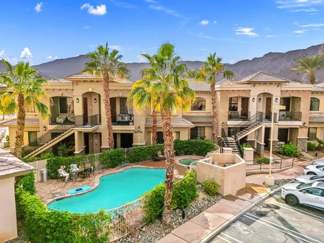 $325,950 | 50700 Santa Rosa Plaza, Unit 1, La Quinta, CA 92253