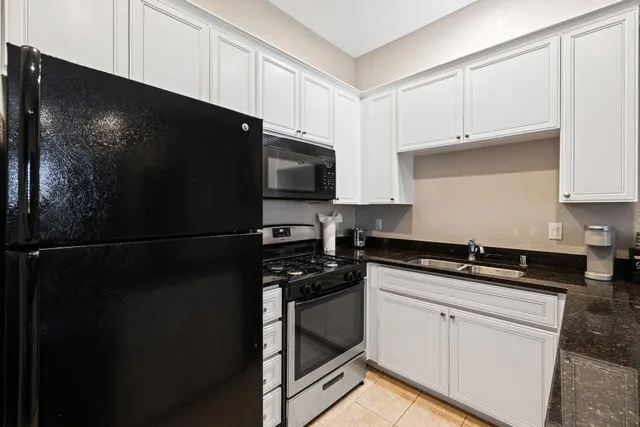 $325,950 | 50700 Santa Rosa Plaza, Unit 1, La Quinta, CA 92253