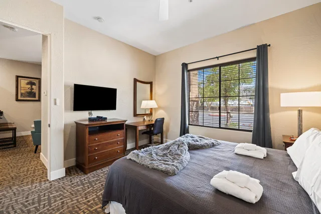 $325,950 | 50700 Santa Rosa Plaza, Unit 1, La Quinta, CA 92253