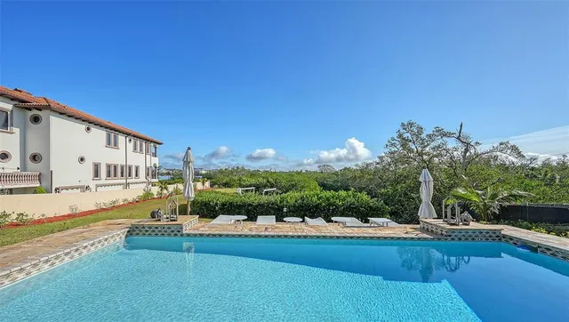 $2,595,000 | 3858 Casey Key Road, Nokomis, FL 34275