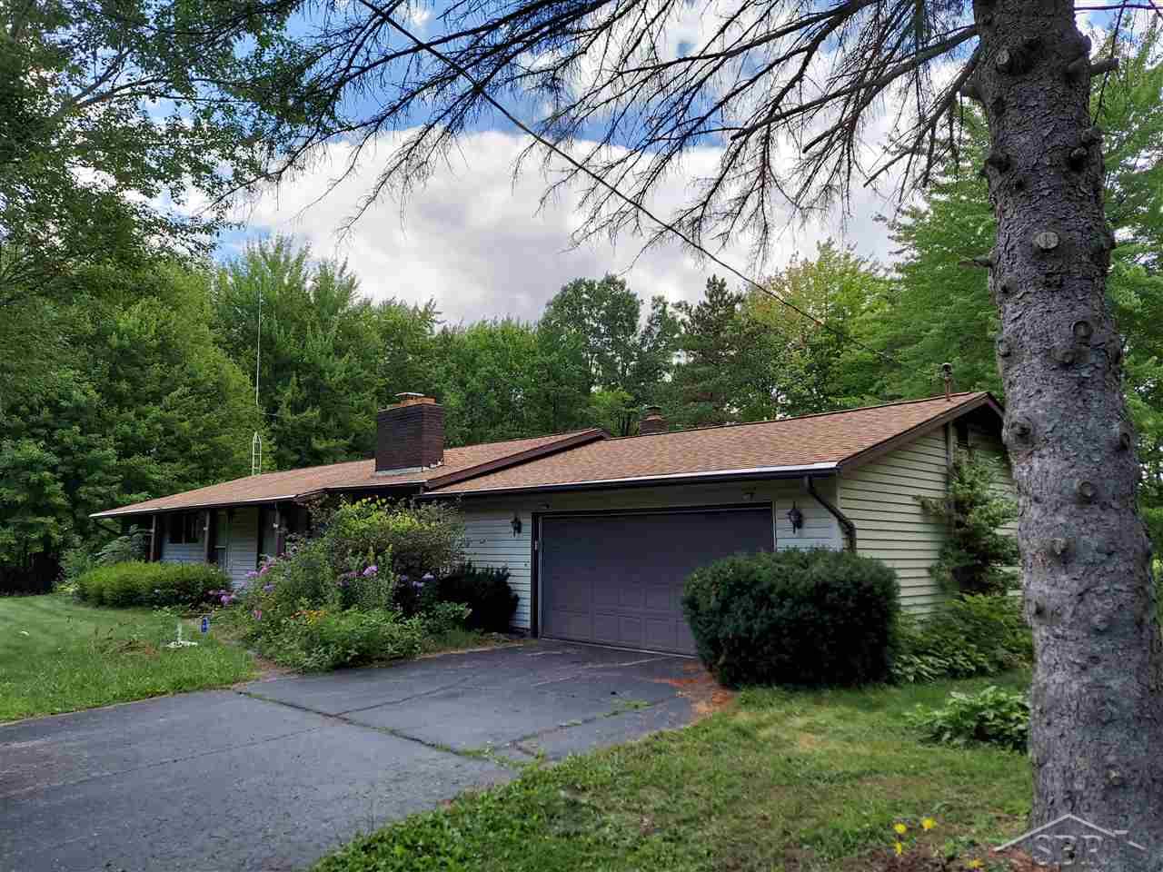 8084 West Mount Morris Road Flushing, MI 48433 - Photo 3 of 18 50019717-2.JPG