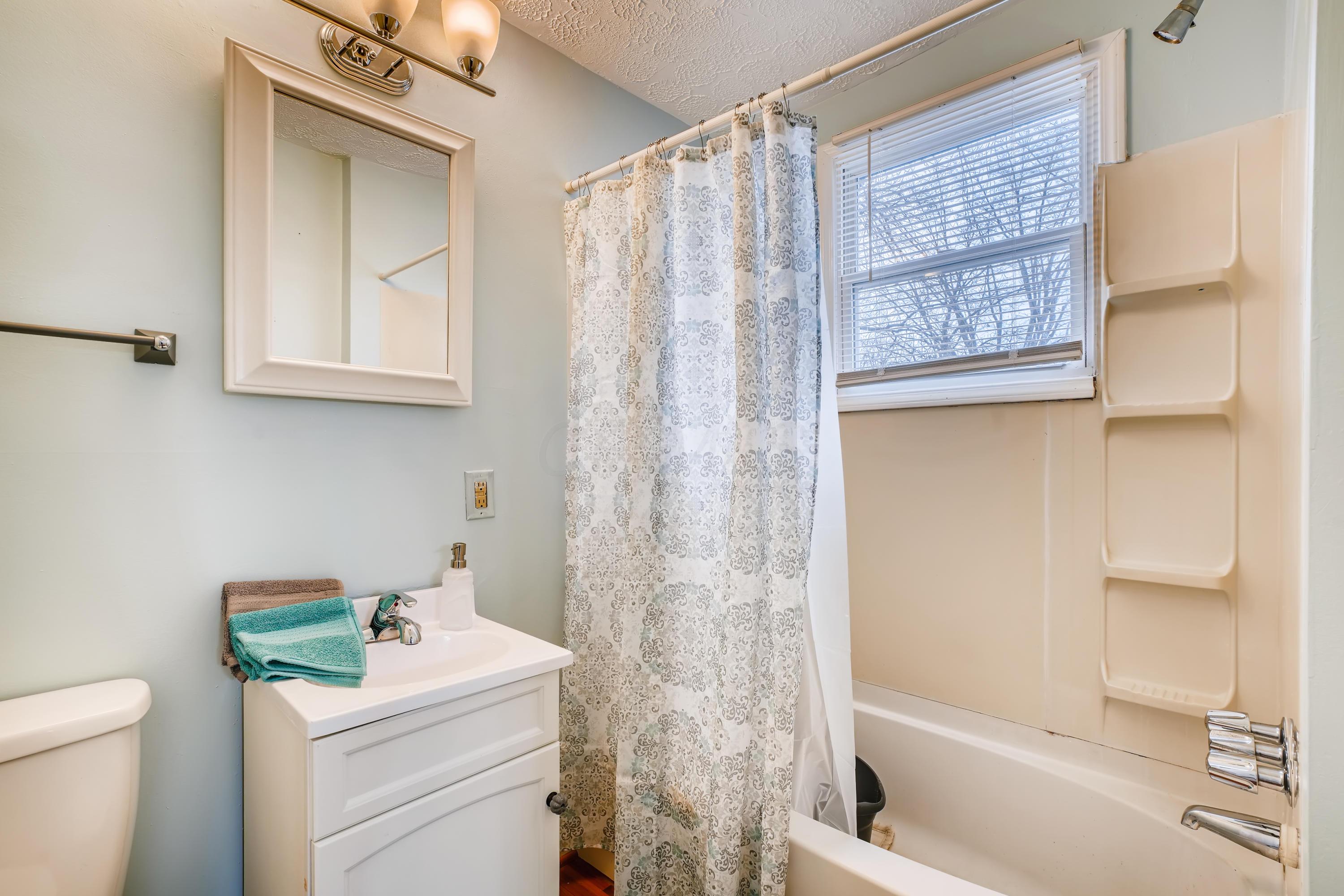 1936 Sale Road Columbus, OH 43224 - Photo 4 of 14 Gallery Image 4