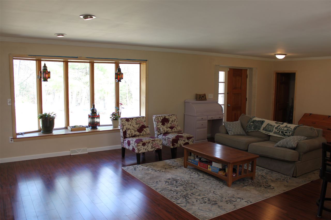 46 Cross Road Hooksett, NH 03106 - Photo 4 of 33