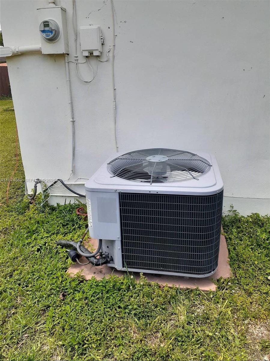 9360 Southwest 37th Street Miami, FL 33165 - Photo 12 of 20