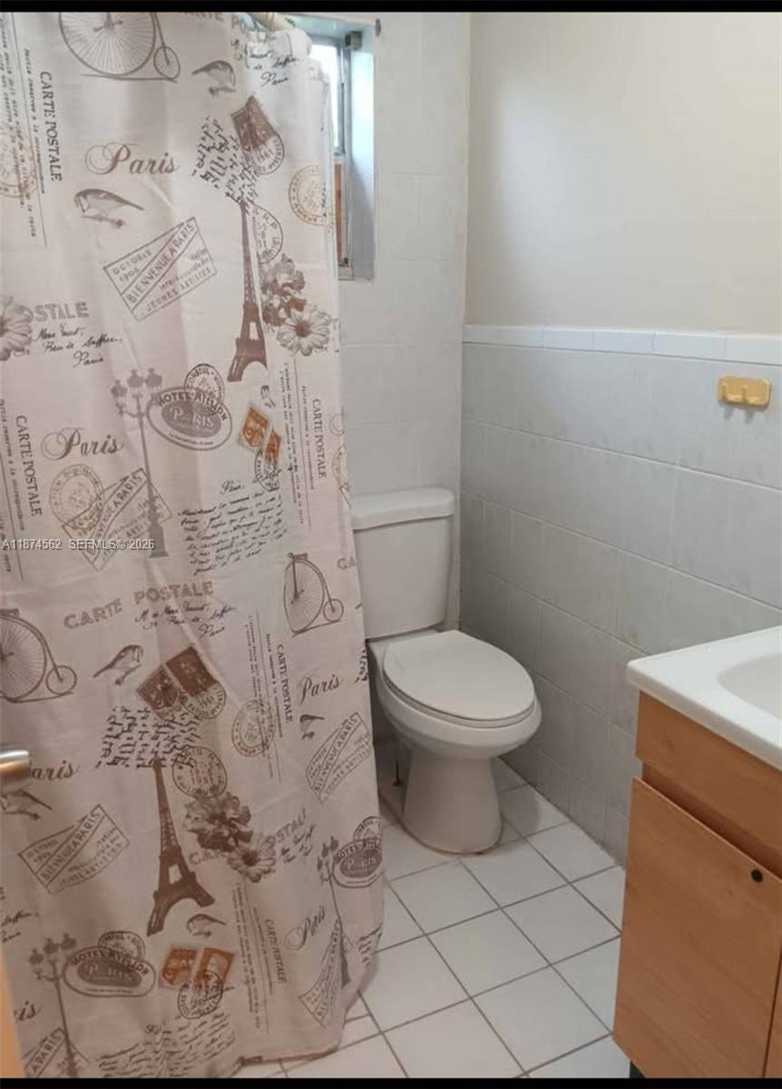 9360 Southwest 37th Street Miami, FL 33165 - Photo 15 of 20