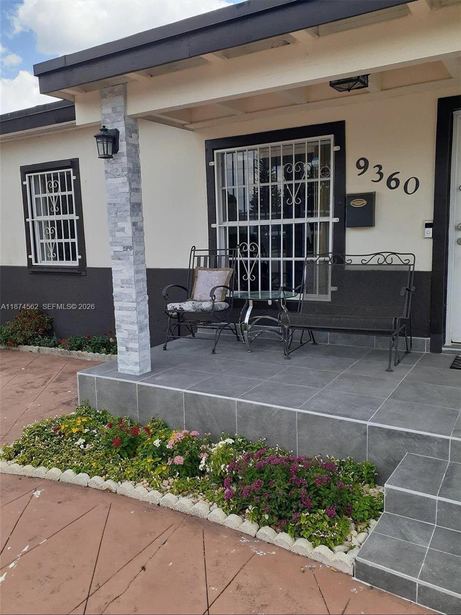 9360 Southwest 37th Street Miami, FL 33165 - Photo 2 of 20