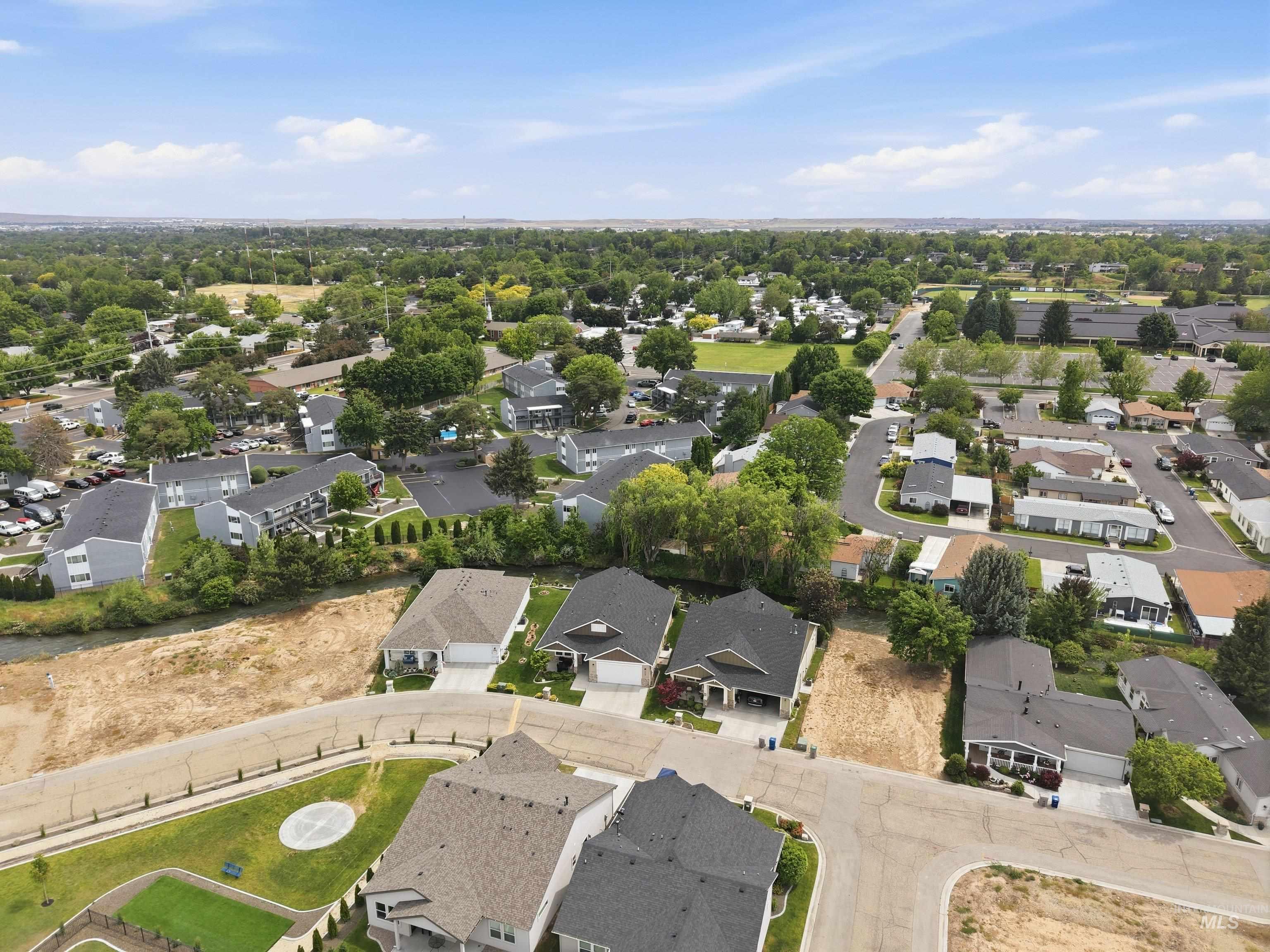 421 South Curtis Road, Unit 202 202 Boise, ID 83705 - Photo 33 of 41 Aerial overview of a residential area with varied housing types