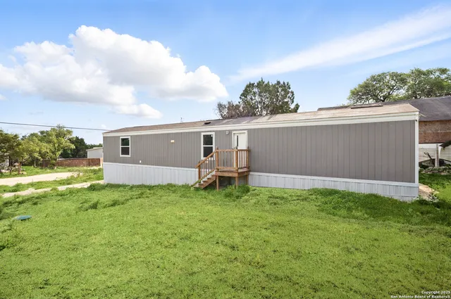 $1,600 | 846 Inglewood Drive, Canyon Lake, TX 78133