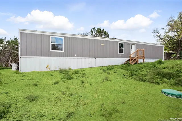 $1,600 | 846 Inglewood Drive, Canyon Lake, TX 78133