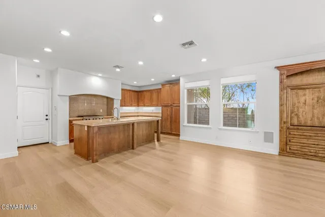 $8,000 | 4980 Via Santana, Newbury Park, CA 91320