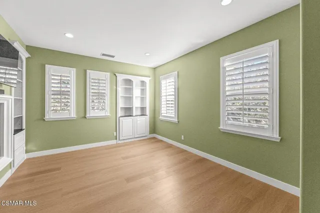 $8,000 | 4980 Via Santana, Newbury Park, CA 91320