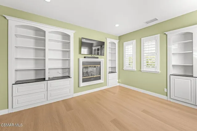 $8,000 | 4980 Via Santana, Newbury Park, CA 91320