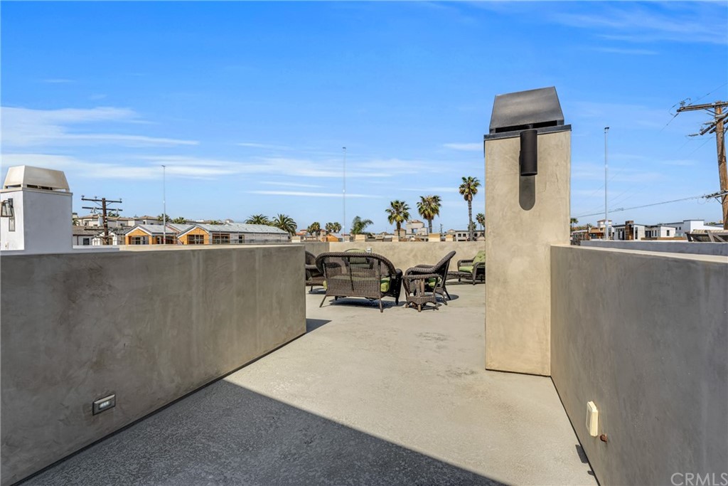 237 1st Street Huntington Beach, CA 92648 - Photo 44 of 68