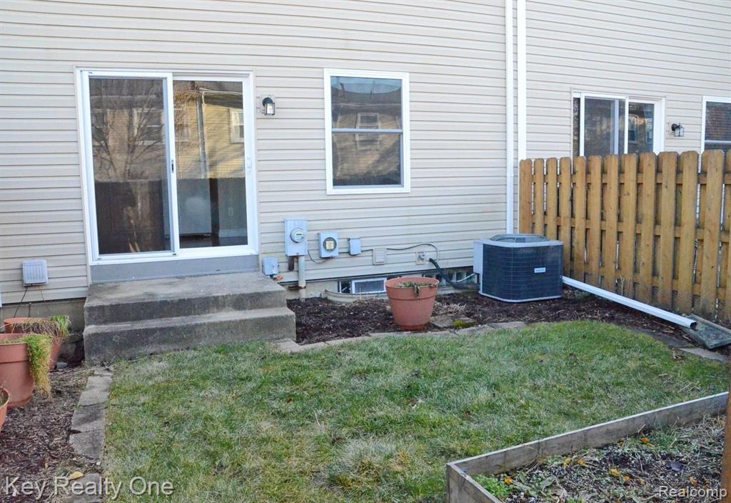 1202 Lear Court Rochester Hills, MI 48307 - Photo 17 of 19
