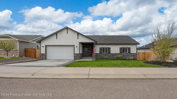 $650,000 | 2231 Grand Avenue, Silt, CO 81652
