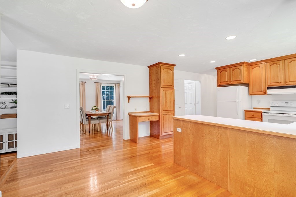 16 No Name Road Stow, MA 01775 - Photo 9 of 34