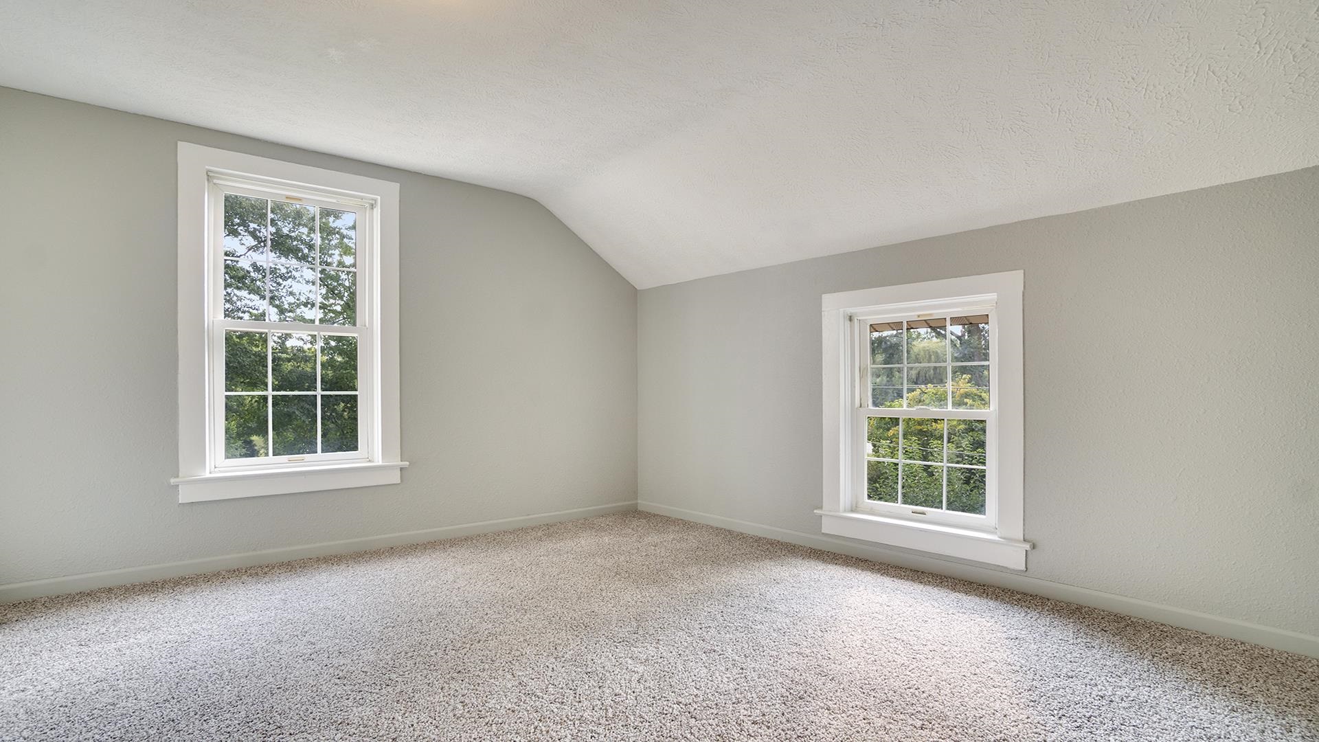 11501 Love Road Roscoe, IL 61073 - Photo 28 of 49 an empty room with windows