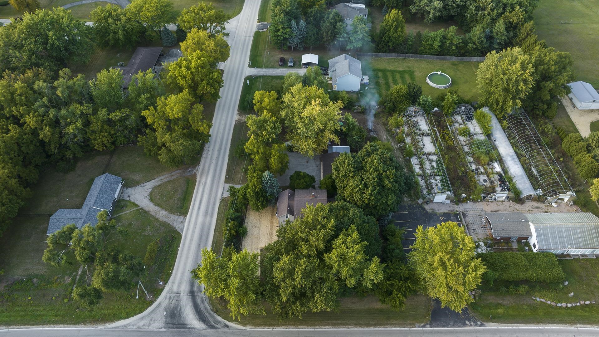 11501 Love Road Roscoe, IL 61073 - Photo 5 of 49 a view of a garden