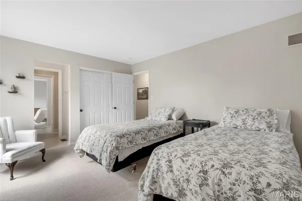 $739,900 | 4900 Karington Pl Court, St. Louis, MO 63129