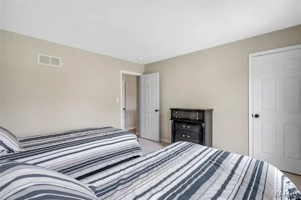 $739,900 | 4900 Karington Pl Court, St. Louis, MO 63129