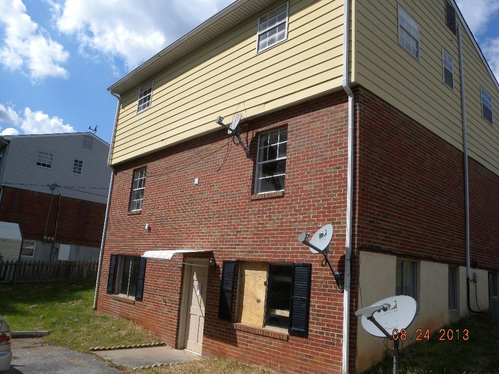 1151 Ruddell Road, Unit 1151 & 1153 Vinton, VA 24179 - Photo 5 of 26 051