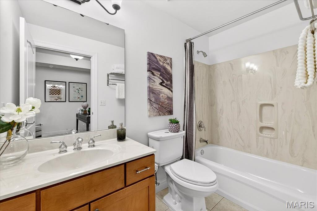 520 North And South Road, Unit 105 St. Louis, MO 63130 - Photo 17 of 31