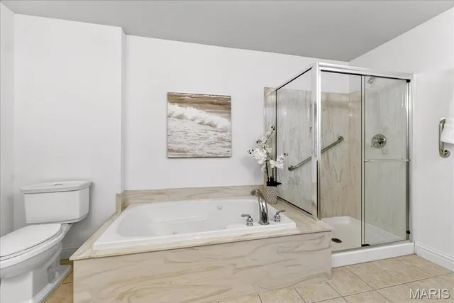 $359,900 | 520 North And South Road, Unit 105, St. Louis, MO 63130