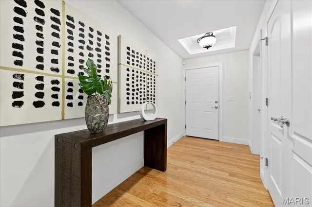 $359,900 | 520 North And South Road, Unit 105, St. Louis, MO 63130