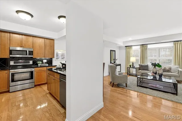 $359,900 | 520 North And South Road, Unit 105, St. Louis, MO 63130