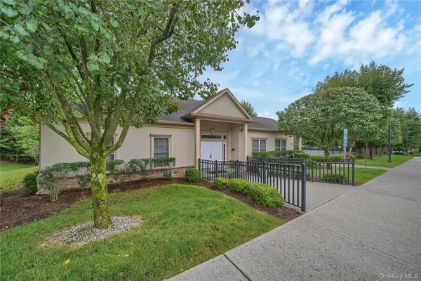 $550,000 | 28 North De Baun Avenue, Unit 304, Suffern, NY 10901