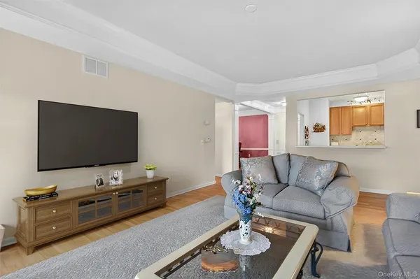 $550,000 | 28 North De Baun Avenue, Unit 304, Suffern, NY 10901