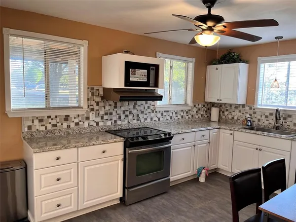 $1,600 | 10480 Parkview Circle, Frisco, TX 75033