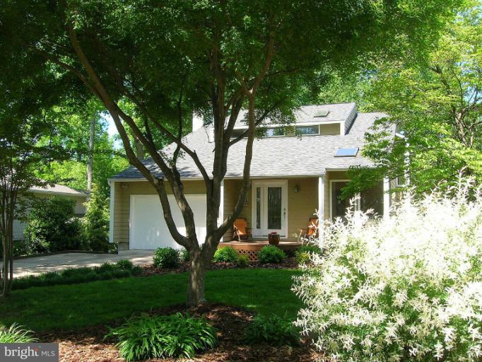 224 Cape St John Road Annapolis, MD 21401 - Photo 20 of 30 Deceiving Contemporary / Lots of Room!