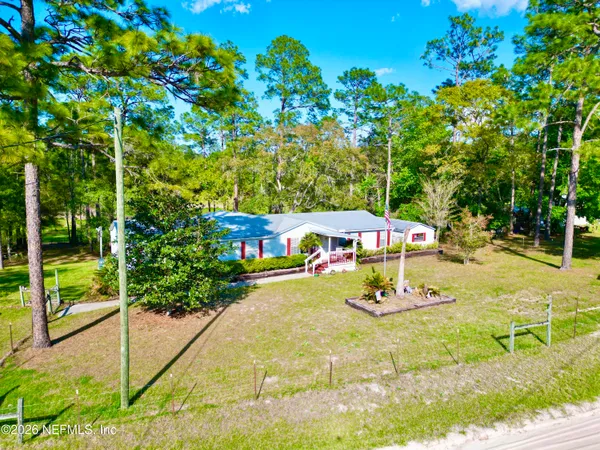 $259,900 | 129 Crystal Lake Drive, Melrose, FL 32666
