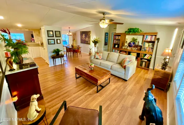 $259,900 | 129 Crystal Lake Drive, Melrose, FL 32666