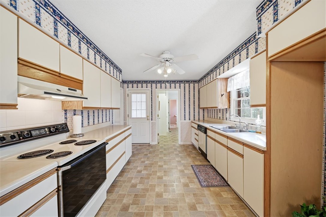 98 Mountain View Drive Walhalla, SC 29691 - Photo 11 of 29