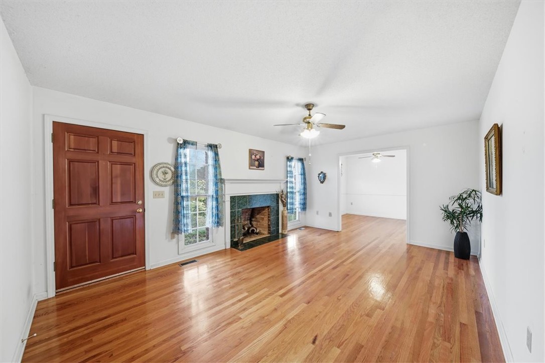 98 Mountain View Drive Walhalla, SC 29691 - Photo 4 of 29