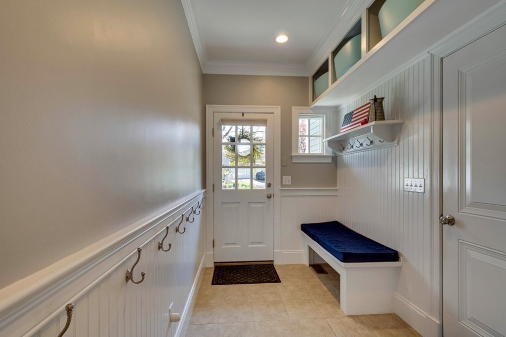 342 Hillcrest Road Needham, MA 02492 - Photo 15 of 33