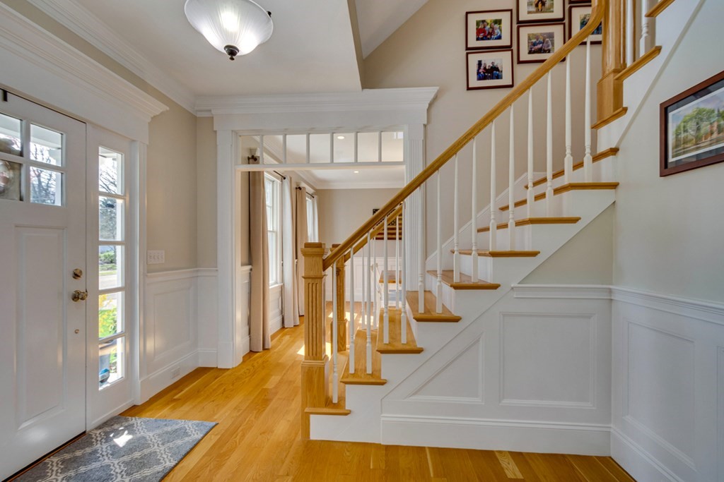 342 Hillcrest Road Needham, MA 02492 - Photo 2 of 33